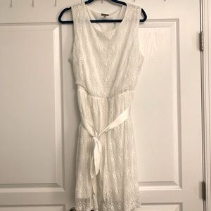 White plus size lace dress